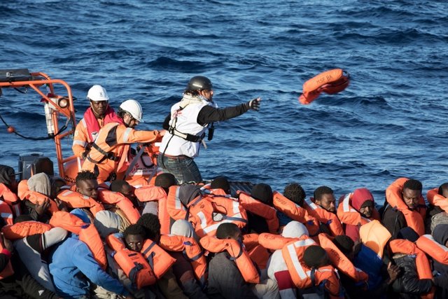 Rescate en el Meditarráneo por MSF