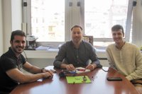 Dos ingenieros electrónicos ganan el Yuzz Cantabria gracias a una startup educativa de robótica para niños 
