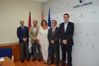Junta y Cecam firman un convenio para la promoción internacional de empresas de C-LM por valor de 40.000 euros