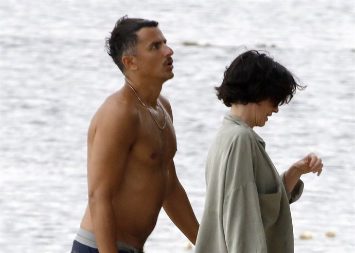 Paz Vega presume de abdominales./ Europa Press