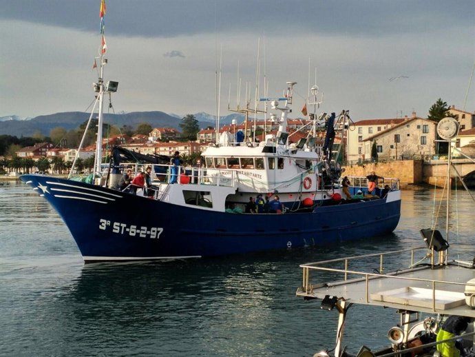 Barco pesquero en San Vicente de la Barquera