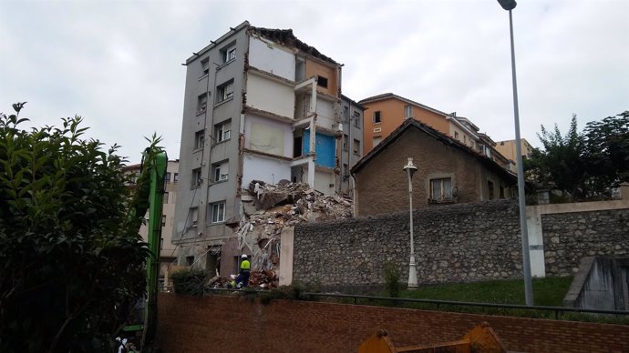 Edificio derrumbado parcialmente en Santander en la calle del Sol
