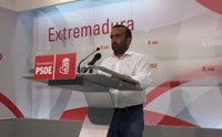 El PSOE extremeño ve "insostenible" la situación del tren e invita a hacer un "frente común y único"