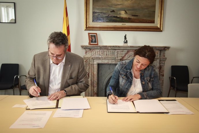 El conseller Joaquim Forn y la pta- de la Diputación de Barcelona Mercè Conesa