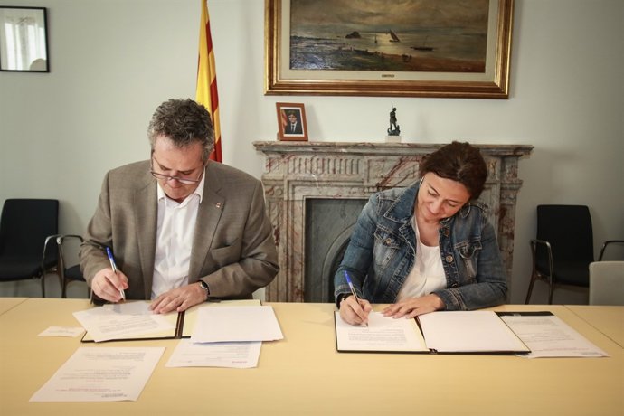 L'conseller Joaquim Forn i la pta- de la Diputació de Barcelona Mercè Conesa