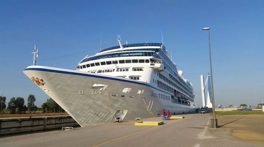 Turismo.- Atraca en Sevilla el crucero de lujo 'Sirena ...