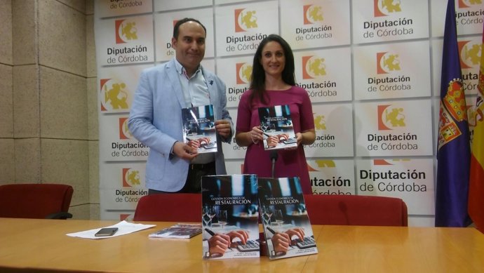 Gómez y Hernández presentan el libro