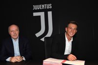 La Juventus ficha al delantero italiano Bernardeschi