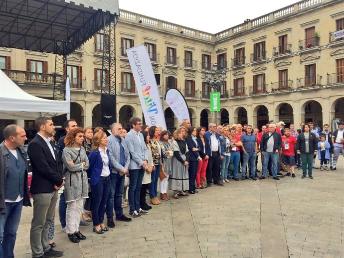 El alcalde de Vitoria encabeza la concentración