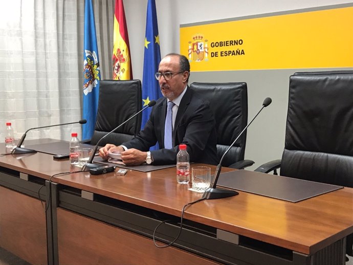 El delegado del Gobierno en Melilla, Abdelamalik El Barkani, en rueda de prensa