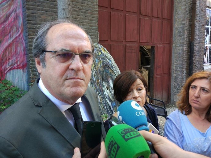 Ángel Gabilondo y Carmen Martínez Ten, en declaraciones a los medios