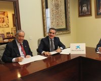 El área de asistencia social de la Hermandad de la Macarena de Sevilla recibe el apoyo de Obra Social 'la Caixa'