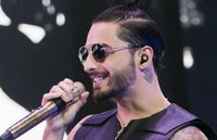 Maluma comete un error garrafal y Twitter no perdona...