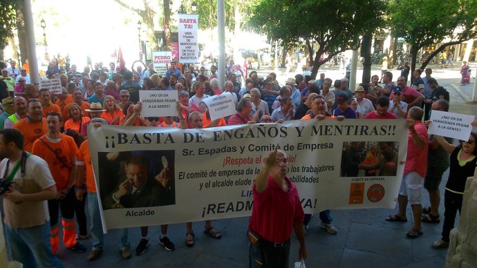 Protesta de los exeventuales de Lipasam.