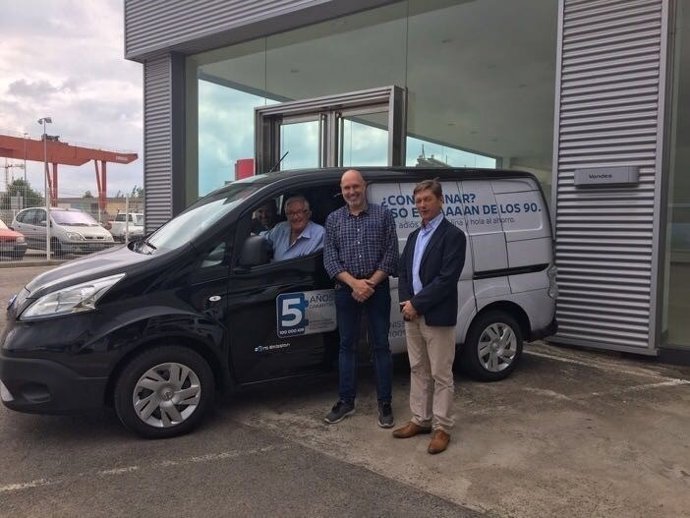 Nissan cede vehículos eléctricos a la Diputación de Girona