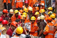 Detenido el propietario de parte del edificio derrumbado en Bombay en el que han muerto 17 personas