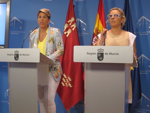 Noelia Arroyo en rueda de prensa tras Consejo junto a Martínez-Cachá