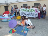 Participa e IU critican que Espadas opte por una "nueva privatización" de la piscina de Virgen de los Reyes