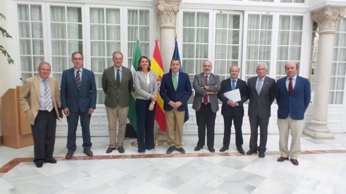 Reunión de Antonio Sanz y Begoña Cristeto con Asian.