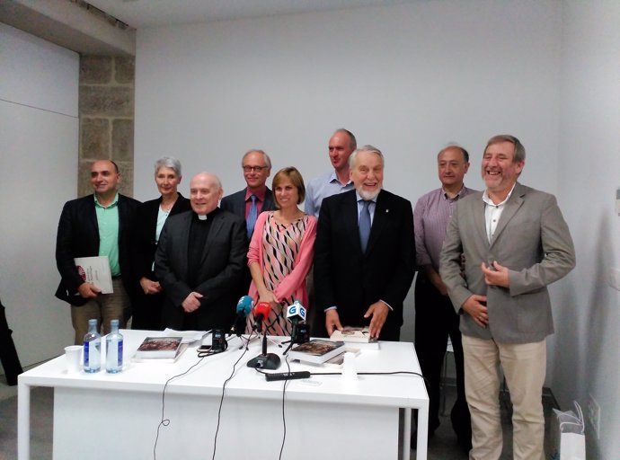 Nava Castro y el Comité Internacional de Expertos do Camiño de Santiago