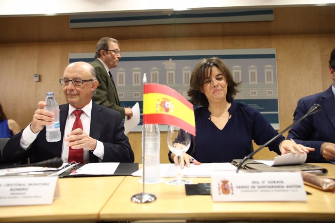Santamaría y Montoro presiden la reunión del Consejo de Política Fiscal
