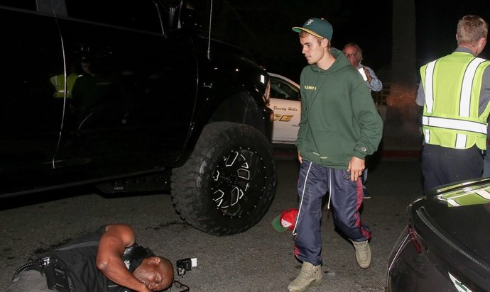 JUSTIN BIEBER