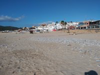 Ecologistas critica deterioro de la playa de Getares, en Algeciras, con falta de arena tras su retirada hace dos décadas
