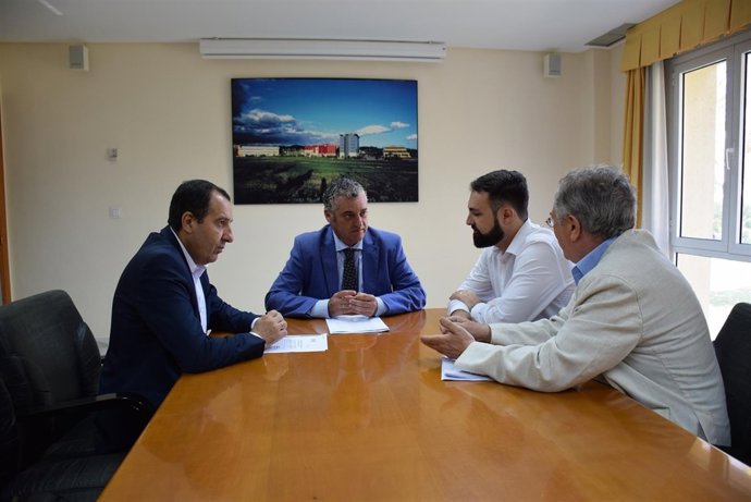 Reunión de la Junta con el PTA.