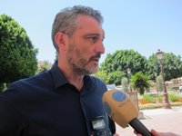 Urralburu (Podemos) opina que "no se crea más empleo, se trocean trabajos"