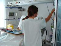 CCOO alerta de que las mujeres pierden empleo fijo y ocupan contrataciones más precarias en el sector sanitario