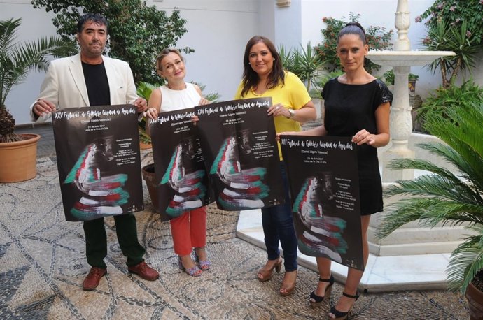 Carrillo (segunda por la dcha.) en al presentación