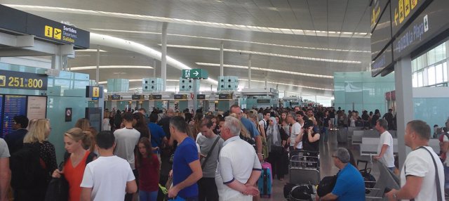 Nuevas colas para pasar los filtros de seguridad en el Aeropuerto