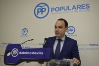 El PP critica que Espadas haga la "vista gorda" a la deuda de la Junta con el Consistorio hispalense
