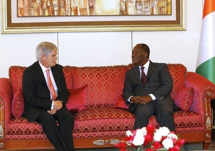 Dastis recibido por el presidente marfileño, Alassane Ouattara