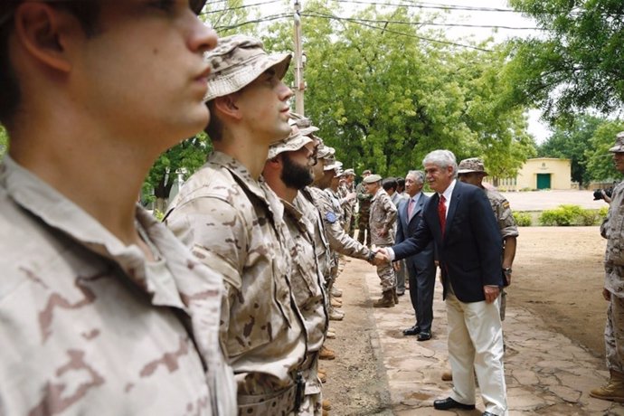 Dastis visita a las tropas españolas en Malí
