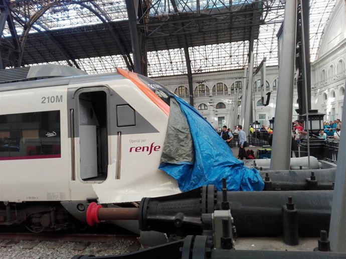 Tren accidentat a l'estació de França de Barcelona
