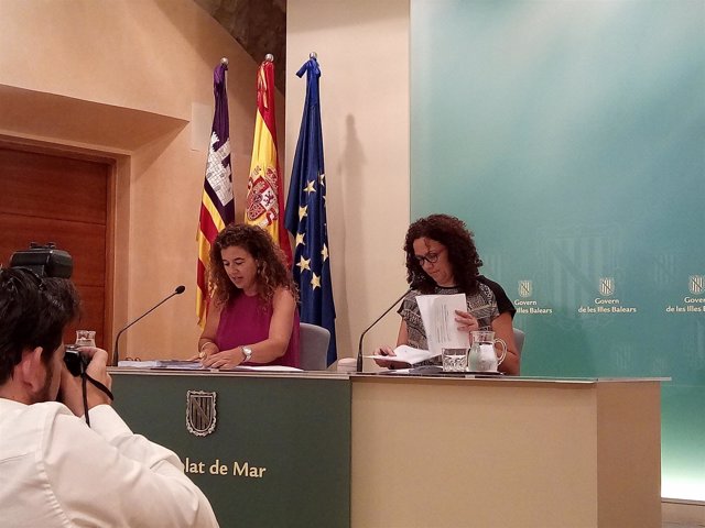 Pilar Costa Y Catalina Cladera Tras El Consell De Govern