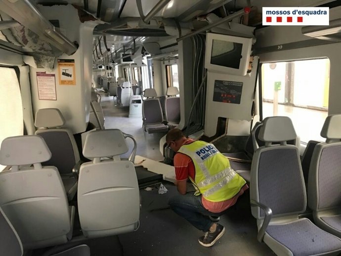 Los Mossos investigan las causas del accidente de tren de Barcelona