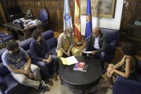 La Diputación de Ourense estudia crear un premio de teatro con el nombre de Carlos Casares