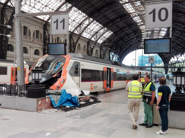 Tren de Rodalies accidentado en la estación de França