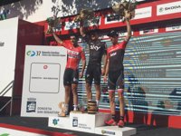 Kwiatkowski se lleva la Clásica de San Sebastián con Landa de escudero