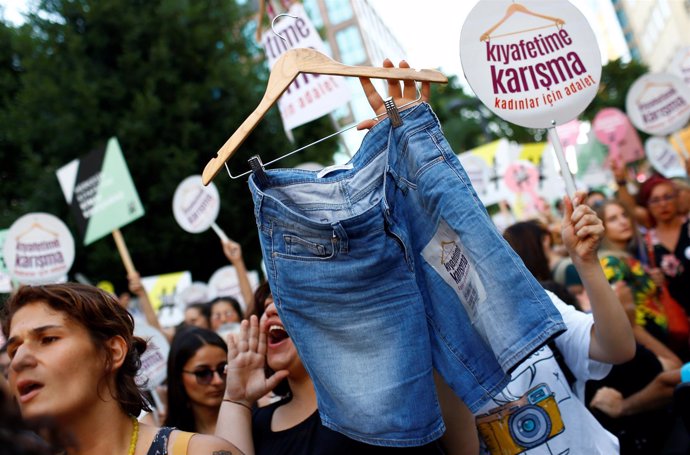 Manifestación de mujeres en Estambul