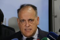 Tebas: "LaLiga va a denunciar al PSG aunque no pague la cláusula de Neymar"