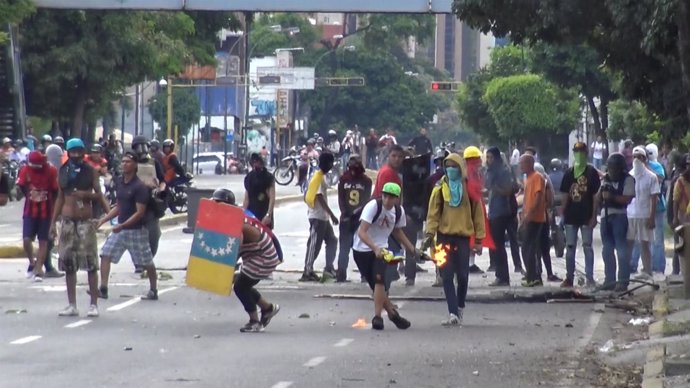 Van cinco muertos durante el 'paro cívico' en Venezuela