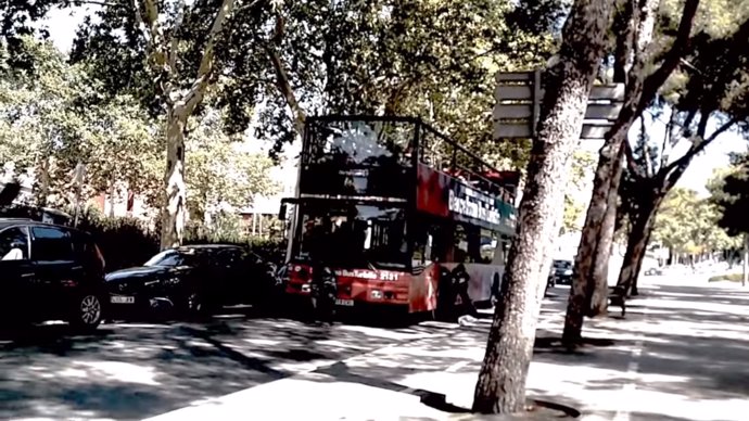 Atac d'Arran a un autobús turístic de Barcelona