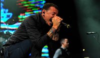 Escucha la pista de voz aislada de Chester Bennington cantando Numb de Linkin Park