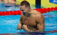 Caeleb Dressel iguala el récord de Michael Phelps con siete oros en el Mundial