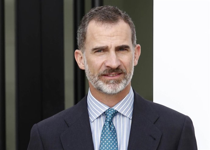 El Rey Felipe, jornada en alta mar junto a su madre y sus sobrinos