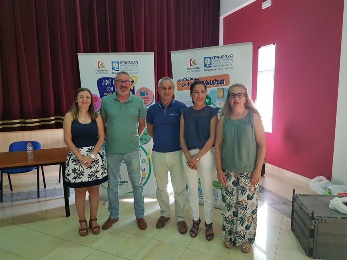 Pozuelo (segunda por la dcha.) en el inicio de la campaña