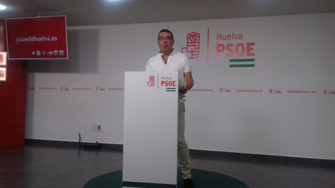 El secretario de Política Municipal del PSOE de Huelva, Manuel Domínguez.